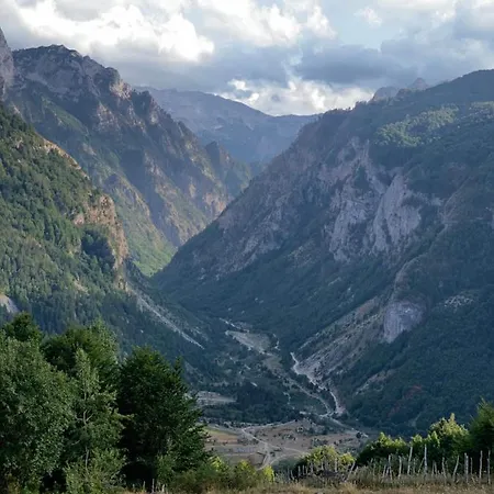 Vita Guesthouse Konukevi *