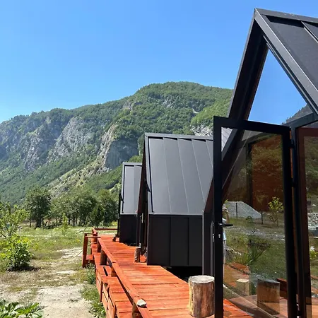 Vita Guesthouse *