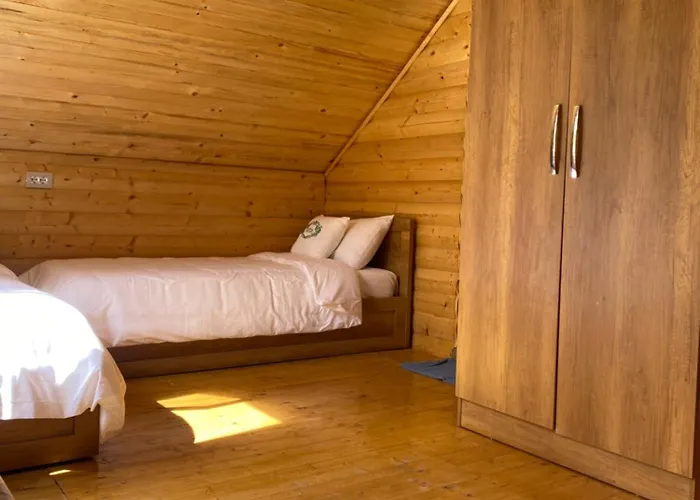 Vita Guesthouse Konukevi *
